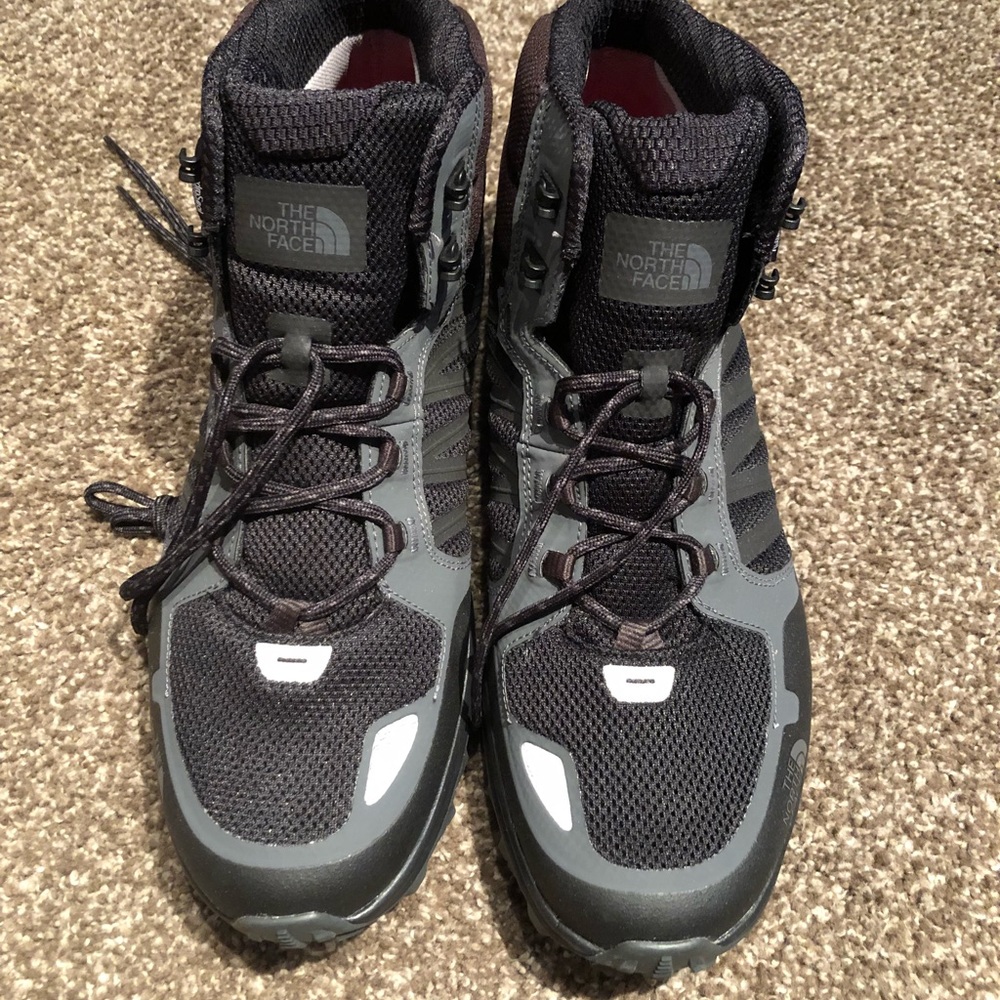 The North Face Litewave Fastpack Hiking 13 NEW